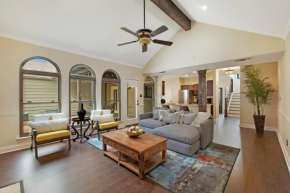 CJs Cozy Farmhouse 2-Story Uptown Home
